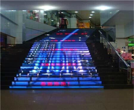 イベントのためのLarge Creative Ladder 4K LEDディスプレイスクリーン